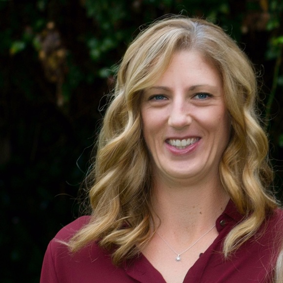 Meet your Posher, Stephanie - Picture 1 of 1
